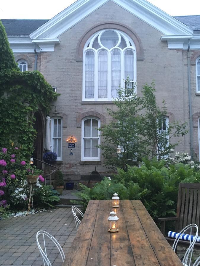 Church Des Artistes Kingston Extérieur photo